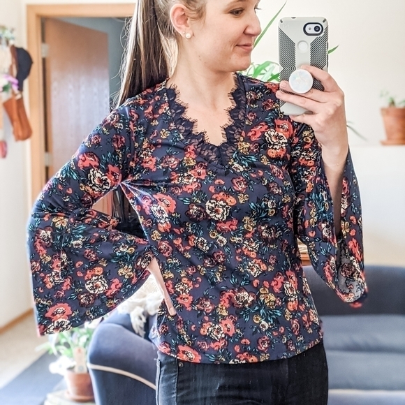 Monteau Floral Bell Sleeve Lace Trim Blouse Top - Picture 1 of 9